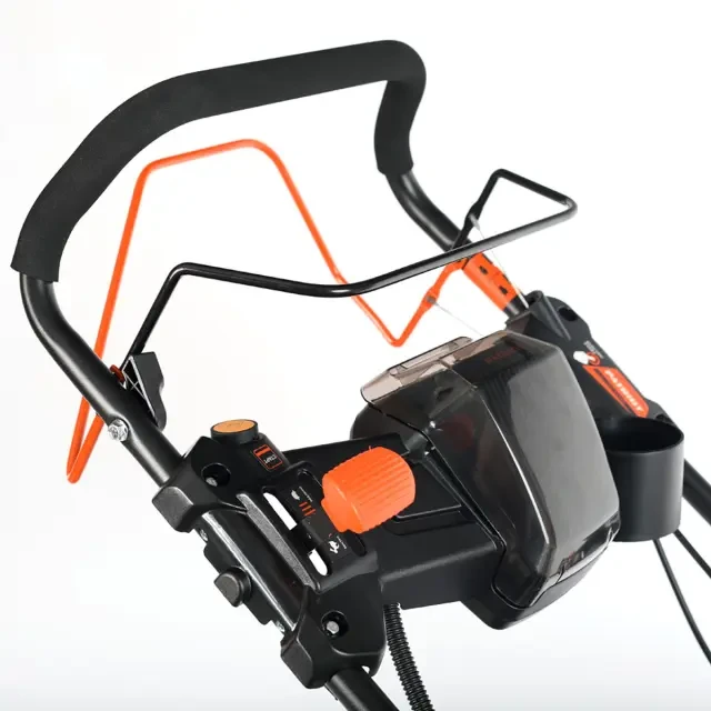 Бензиновая газонокосилка самоходная Patriot PT 53LSE Бензиновая газонокосилка самоходная Patriot PT 53LSE