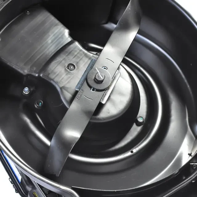 Бензиновая газонокосилка самоходная Patriot PT 42BS Бензиновая газонокосилка самоходная Patriot PT 42BS